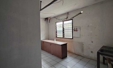 S830.Gedung ex pabrik Garmen Lokasi Pinggir Jln akses 2 Mobil Di Depok