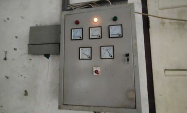 S830.Gedung ex pabrik Garmen Lokasi Pinggir Jln akses 2 Mobil Di Depok