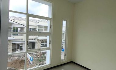 Rumah 2 LT Siap Huni di Komp Manali Hill Dawuhan Malang