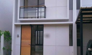 Disewakan Rumah Baru Semi Furnished Siap Huni di Lippo Karawaci