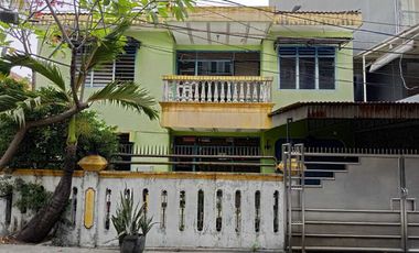 Rumah Tua di Kav POLRI Jl Jelambar Madya Petamburan Jakarta
