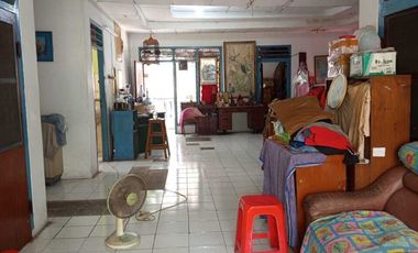 Rumah Tua di Kav POLRI Jl Jelambar Madya Petamburan Jakarta