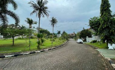 Tanah 555 m Ngantong Depan Taman di Jl Neptunus Villa Cinere Mas