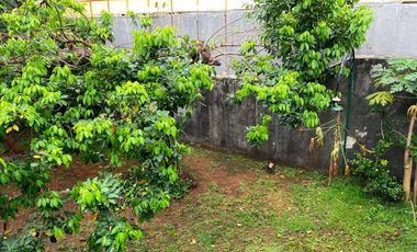 Tanah 555 m Ngantong Depan Taman di Jl Neptunus Villa Cinere Mas