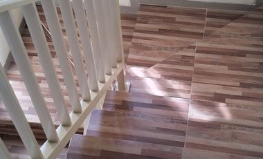 Rumah cantik 2 lantai perum Wiguna DP nol