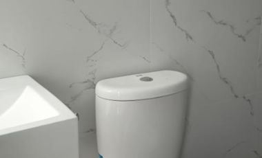 Rumah cantik 2 lantai perum Wiguna DP nol