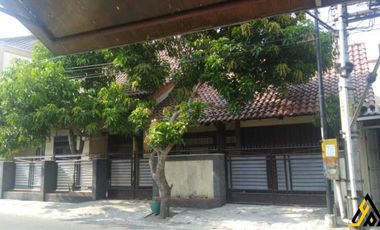 Dijual Rumah Super Strategis di Kota Solo Laweyan Luas 230m2