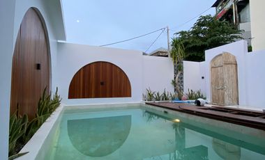 Villa Mediterania Santorini Siap Huni di Nusa Dua Bali
