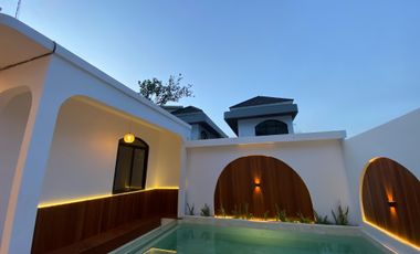 Villa Mediterania Santorini Siap Huni di Nusa Dua Bali