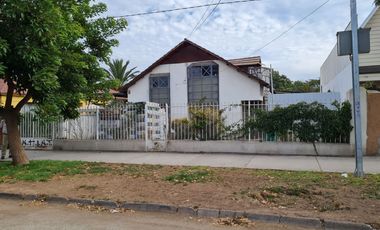 Se vende propiedad 700 m2 con casa, San Joaquin