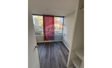 ¡Invierte en La Granja: Depto. 2D/1B con balcón!