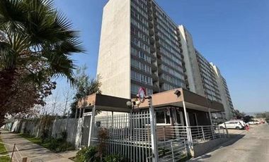 ¡Invierte en La Granja: Depto. 2D/1B con balcón!