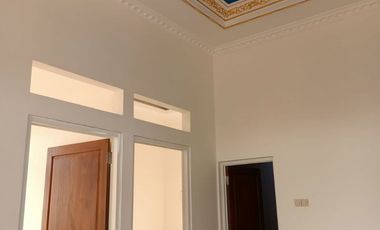 Rumah Mewah 2 Lt di Lingkungan Nyaman