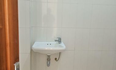 Rumah Mewah 2 Lt di Lingkungan Nyaman