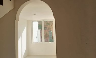 Rumah Mewah 2 Lt di Lingkungan Nyaman