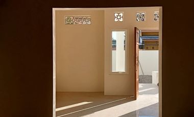 Rumah Mewah 2 Lt di Lingkungan Nyaman