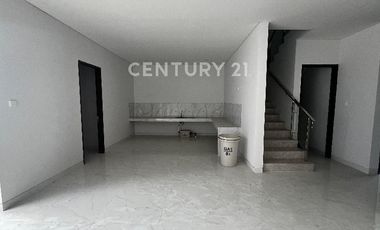 Rumah 2 Lantai Di Kawasan Centre Point Of Indonesia