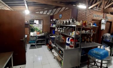 Resto Villa Joglo Kaliurang dekat Wisata Jeep Merapi Adventure