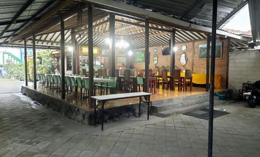 Resto Villa Joglo Kaliurang dekat Wisata Jeep Merapi Adventure