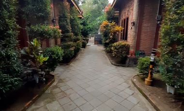 Resto Villa Joglo Kaliurang dekat Wisata Jeep Merapi Adventure