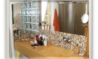 V84. CUESTA BLANCA.FABULOSA CASA + DEPARTAMENTO c/1.800 mt2 de PARQUE