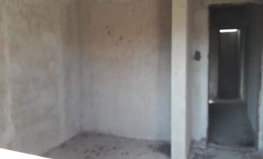 CASA DE 4 DORMITORIOS SIN TERMINAR.