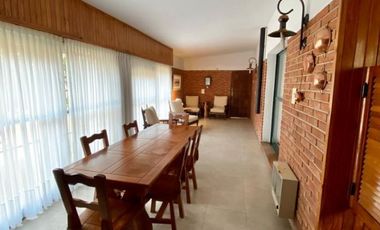 Casa en venta de 3 dormitorios c/ cochera en Villa Los Aromos
