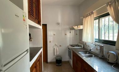 Casa en venta de 3 dormitorios c/ cochera en Villa Los Aromos