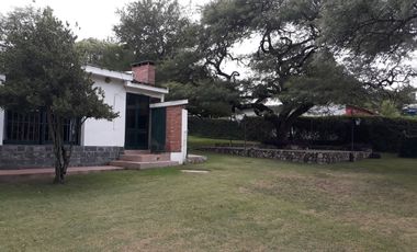 Casa en venta de 3 dormitorios c/ cochera en Villa Los Aromos