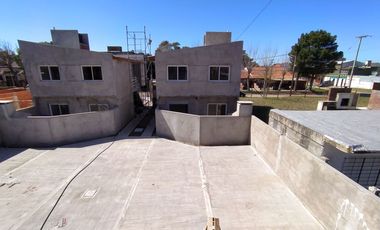 Departamento en venta de 2 dormitorios c/ cochera en Mar de Ajo