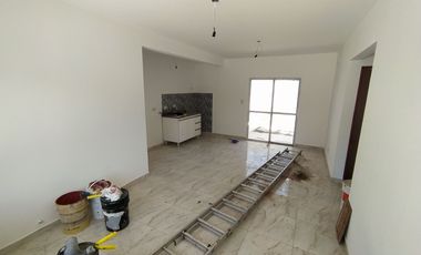 Departamento en venta de 2 dormitorios c/ cochera en Mar de Ajo