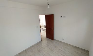 Departamento en venta de 2 dormitorios c/ cochera en Mar de Ajo