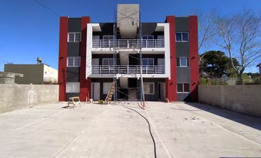 Departamento en venta de 2 dormitorios c/ cochera en Mar de Ajo