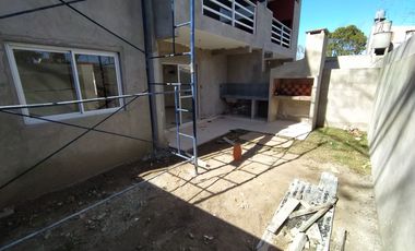 Departamento en venta de 2 dormitorios c/ cochera en Mar de Ajo