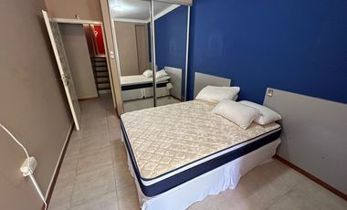 CASA EN VENTA DE 3 DORMITORIOS CON PISCINA Y COCHERA