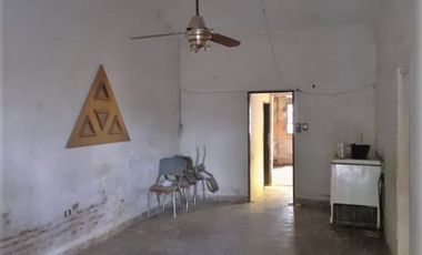 CASA EN REGULAR ESTADO CON SERVICIO DE LUZ Y AGUA (S/CONEX)