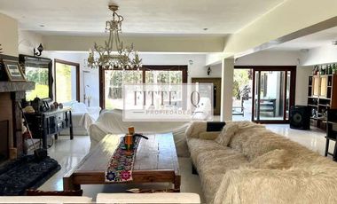 Venta Casa 4 dormitorios Lomas Shoenstatt San Isidro