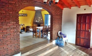 Casa en venta de 3 dormitorios c/ cochera en Mar de Ajo