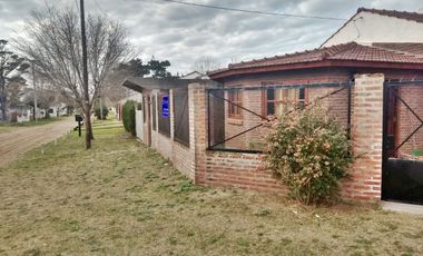 Casa en venta de 3 dormitorios c/ cochera en Mar de Ajo