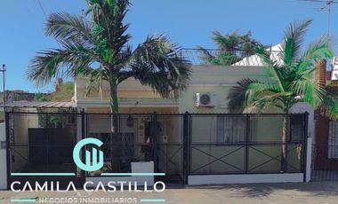 //VENTA// CASA 3 AMBIENTES - ¡ CON AMPLIO PATIO Y TERRAZA !