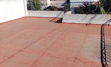 //VENTA// CASA 3 AMBIENTES - ¡ CON AMPLIO PATIO Y TERRAZA !