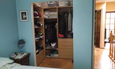 Chalet en venta de 4 dormitorios c/ cochera en Villa Lugano