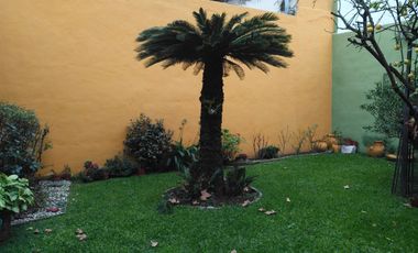 Chalet en venta de 4 dormitorios c/ cochera en Villa Lugano