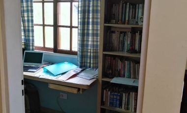 Chalet en venta de 4 dormitorios c/ cochera en Villa Lugano