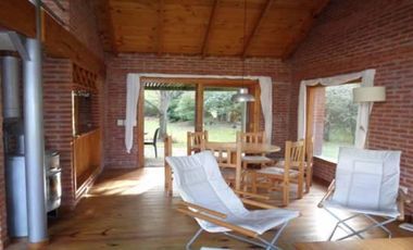 CASA de 4 Amb. EN 2 PLANTAS A Mts. DEL MAR - MAR DE LAS PAMPAS | Cod.0622