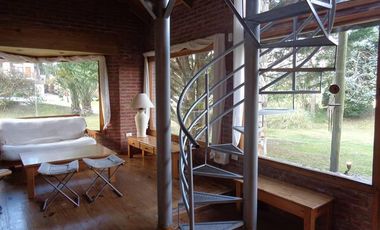 CASA de 4 Amb. EN 2 PLANTAS A Mts. DEL MAR - MAR DE LAS PAMPAS | Cod.0622