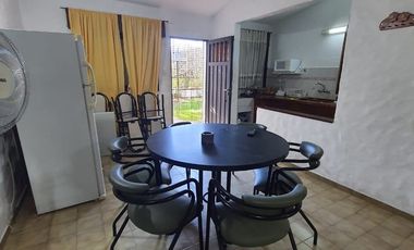 00081 Hermosa Casa Para casa 6 sobre calle Poeta Aguero