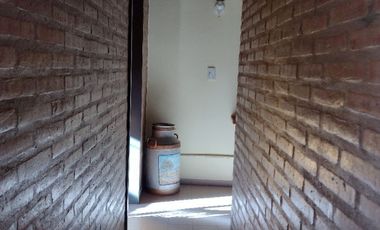 00202 Casa en alquiler de 2 dormitorios c/ cochera en Villa Cura Brochero