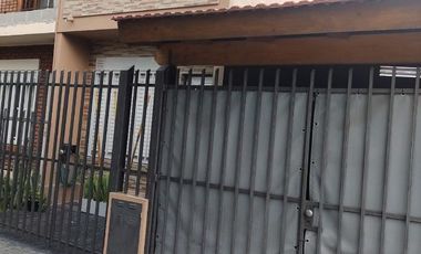 DUPLEX ¡ 3 AMBIENTES ! - SOBRE AV MOSCONI - ¡CON PATIO Y PARRILLA!
