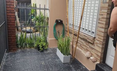 DUPLEX ¡ 3 AMBIENTES ! - SOBRE AV MOSCONI - ¡CON PATIO Y PARRILLA!